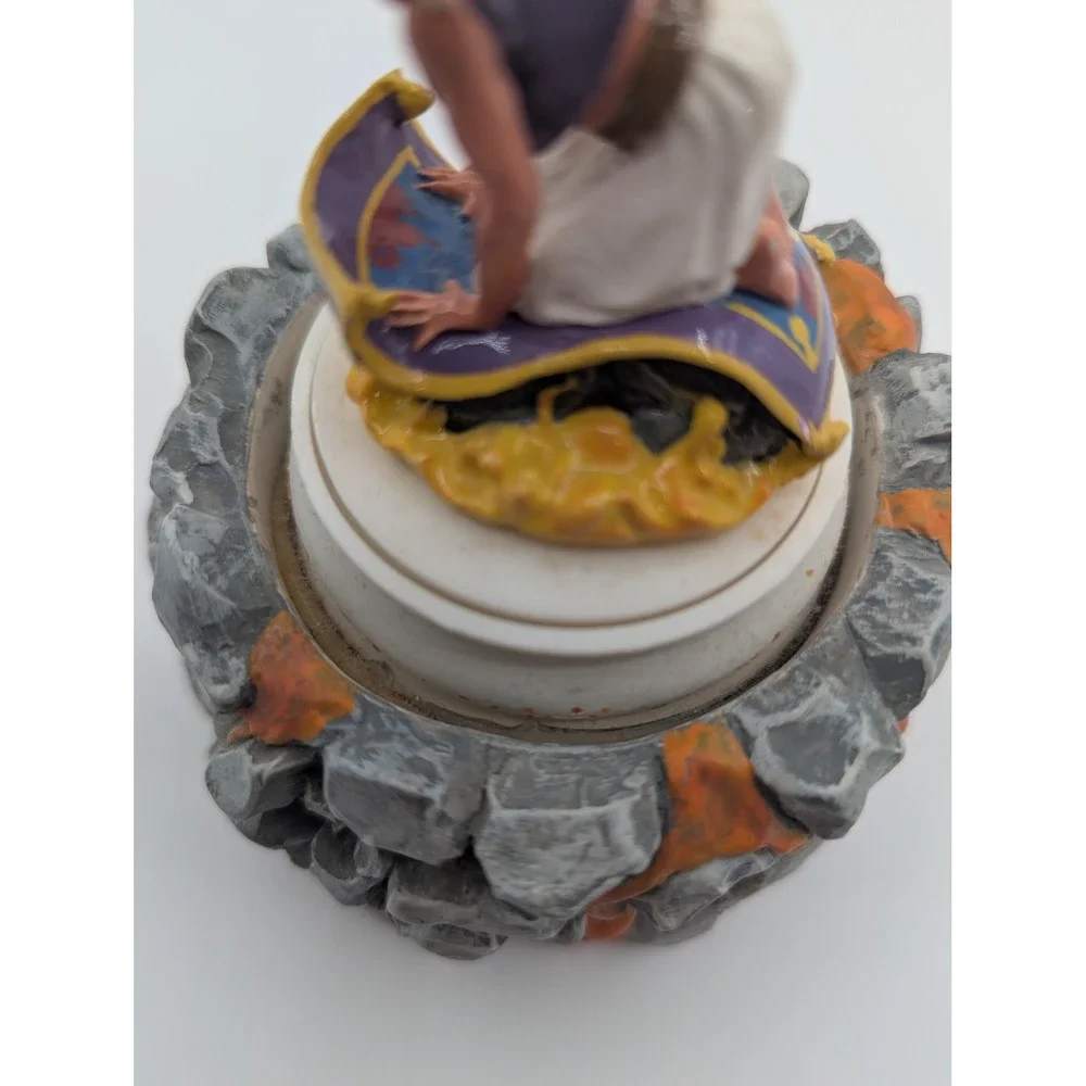 Schmid‎ Disney Aladdin Magic Carpet Ride Music Box Hand Painted Walt Disney Co